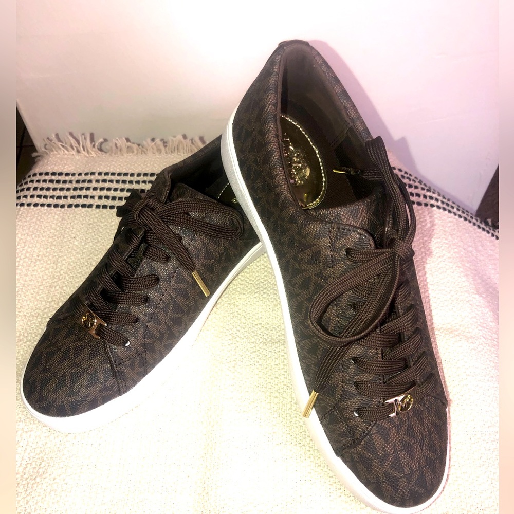 New Michael Kors Shoes -Size 8